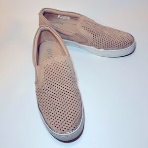 Guess soft beige/pink slip on shoes.